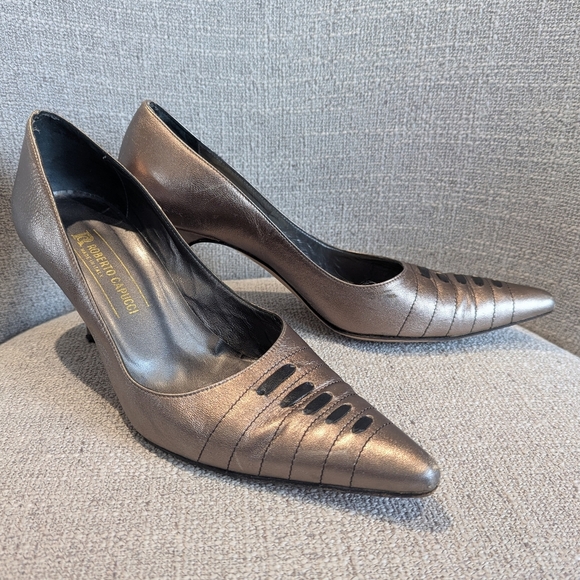 Silver Roberto Capucci Heels with Pointed Toe  Size 10B - Picture 1 of 9